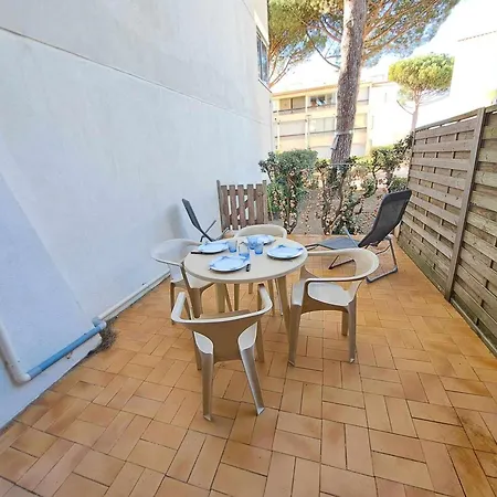 En Rez-de-chaussee Avec Terrasse Spacieuse Et Parking Prive A - Fr-1-326-814 * مارسيلان